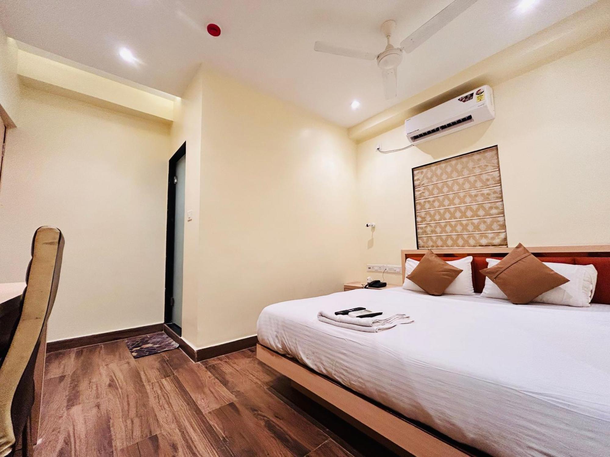 Golden Square - Kolkata Airport Hotel Exterior foto