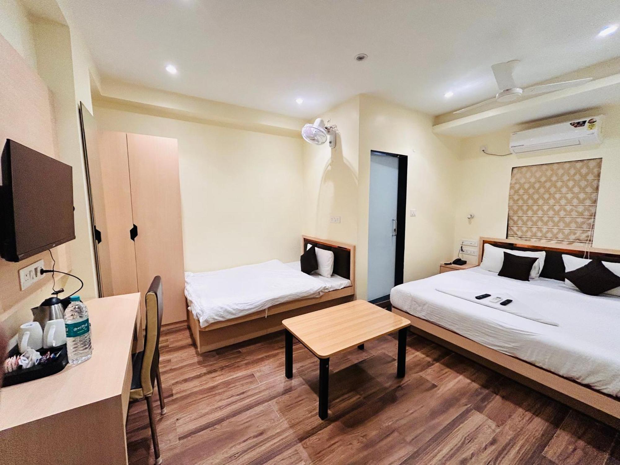 Golden Square - Kolkata Airport Hotel Exterior foto